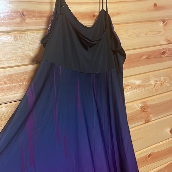 Purple sequins cocktail dress - Picture 4 of 4